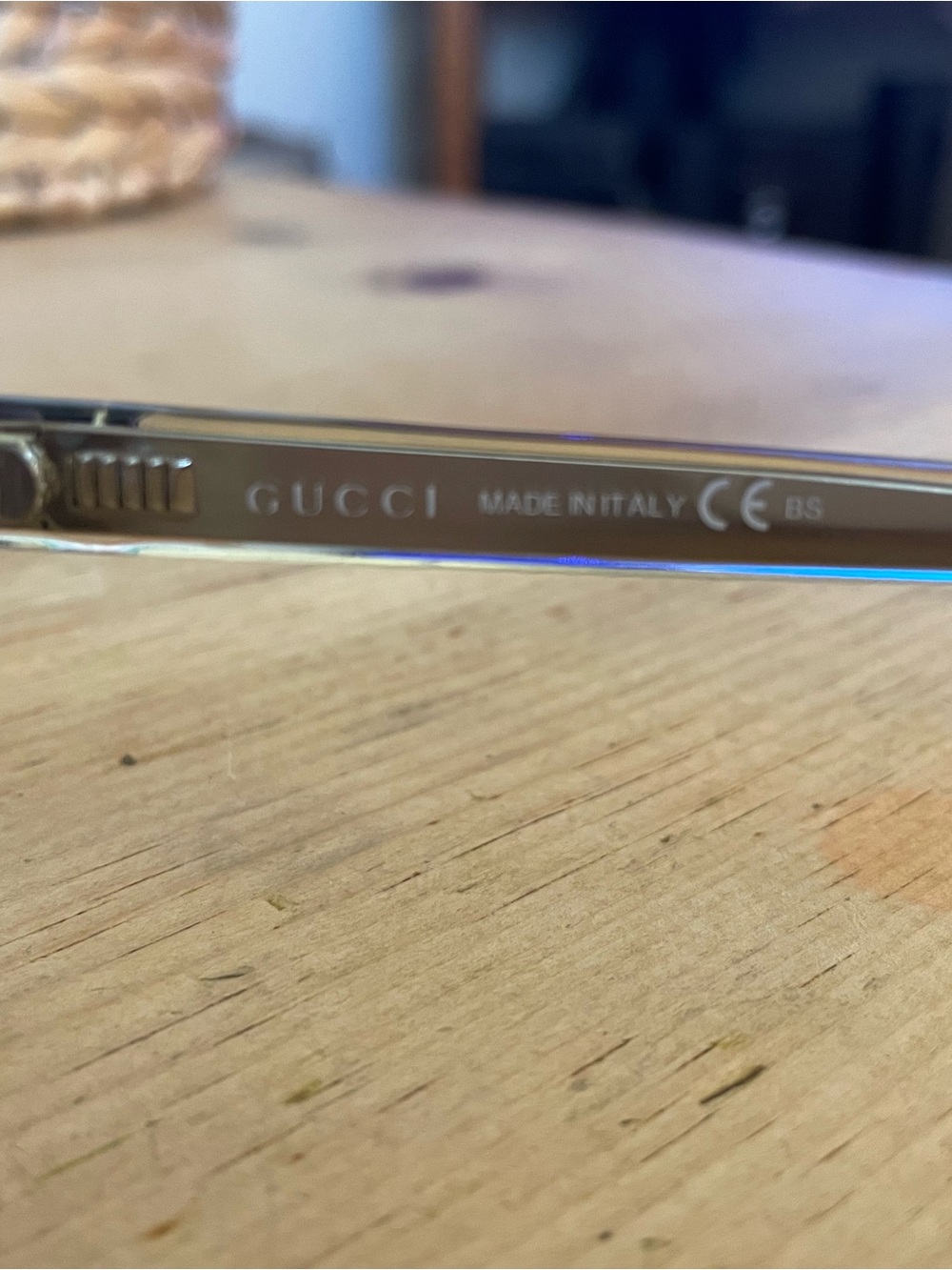 Gucci Clear/Gold Slim Eyeglass Temples - Picture 4 of 4